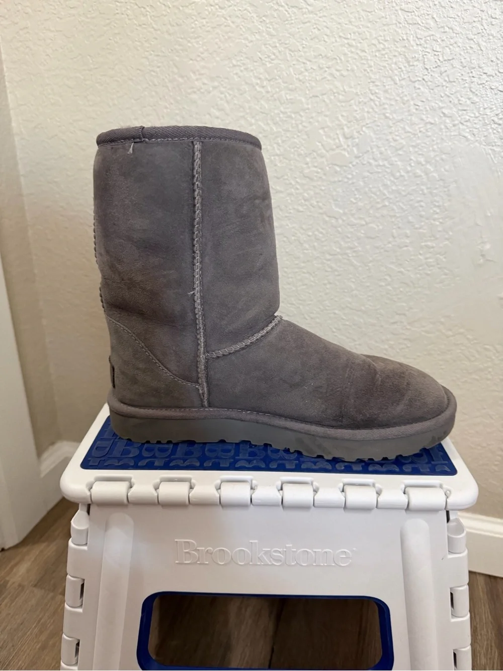 UGG Classic Short Boot - Gray Suede
